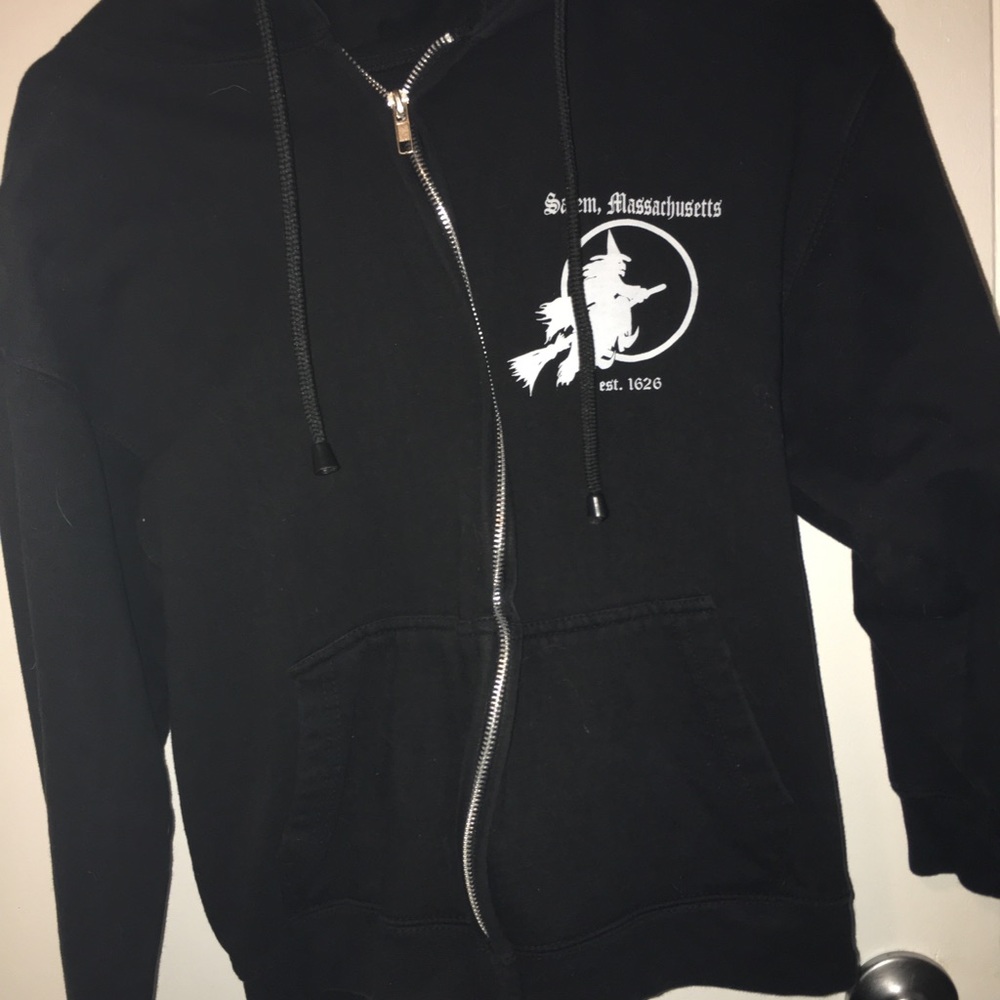 Salem Mass thick zip up hoodie size s